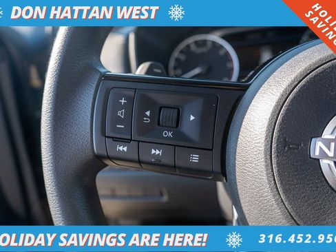 Used 2023 Nissan Rogue SV image 12