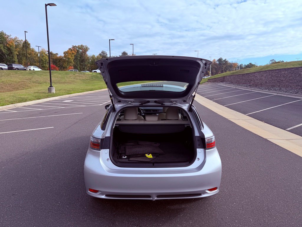 Used 2011 Lexus CT 200h Premium w/ Premium Audio Pkg FWD image 12