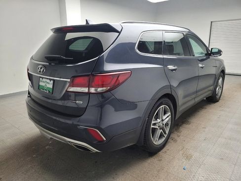 Used 2018 Hyundai Santa Fe SE w/ Cargo Package image 10