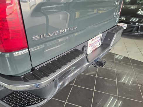 Used 2025 Chevrolet Silverado 1500 LT AWD/4WD image 34