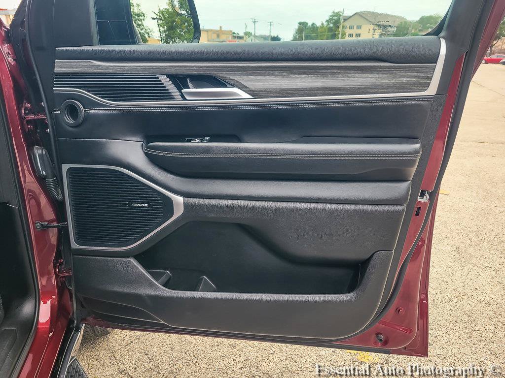 Used 2024 Jeep Wagoneer Series II w/ Flexible Seating Group RWD image 29