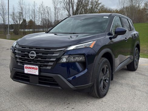 New 2026 Nissan Rogue SV AWD/4WD image 2