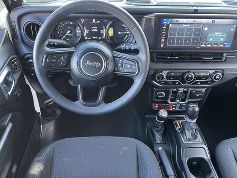 Used 2024 Jeep Wrangler Unlimited Rubicon 4xe AWD/4WD image 19