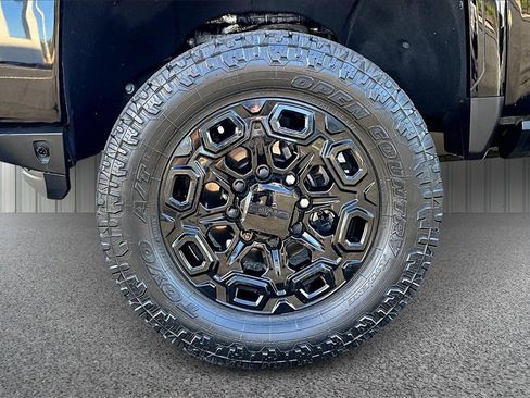 Used 2021 GMC Sierra 2500 AT4 w/ AT4 Premium Plus Package image 31