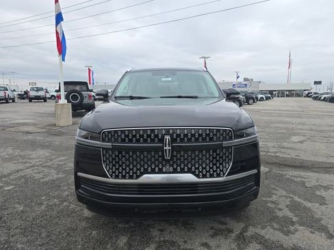 New 2026 Lincoln Navigator L Reserve AWD/4WD image 10