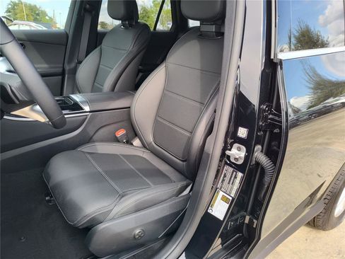 New 2025 Mercedes-Benz GLC 300 image 17