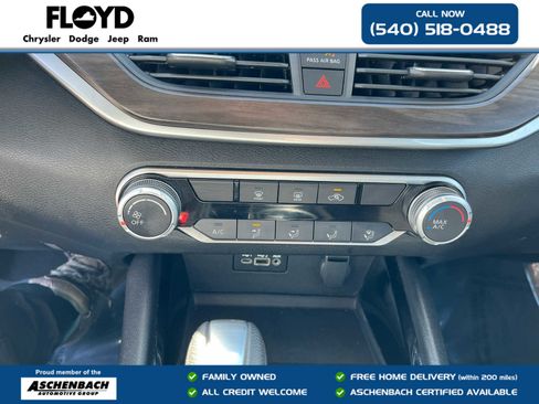 Used 2024 Nissan Altima 2.5 SV image 17