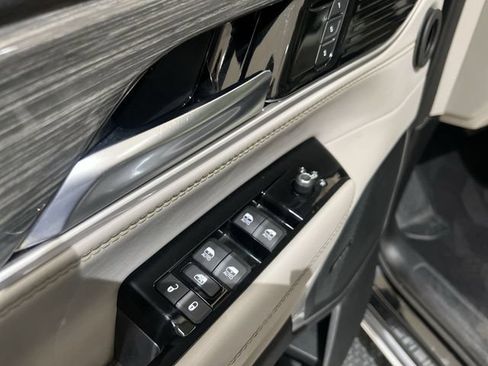 Used 2022 Jeep Wagoneer Series II w/ Convenience Group I AWD/4WD image 22
