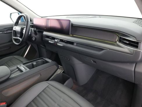 Used 2024 Kia EV9 Land image 26