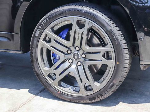 Used 2017 Land Rover Range Rover Sport SVR AWD/4WD image 9
