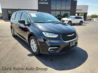 Used 2023 Chrysler Pacifica Touring-L FWD video 1