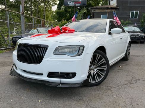 Used 2012 Chrysler 300 S RWD image 6