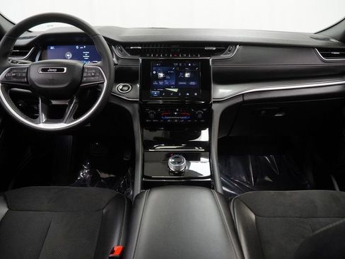 Certified 2023 Jeep Grand Cherokee Altitude image 24