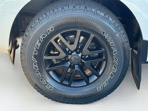 Used 2015 Nissan Frontier SV image 29