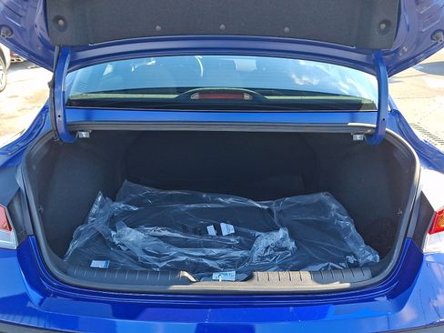 Certified 2025 Hyundai Elantra Sport image 28