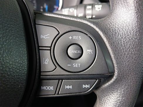 Used 2024 Toyota RAV4 XLE image 33