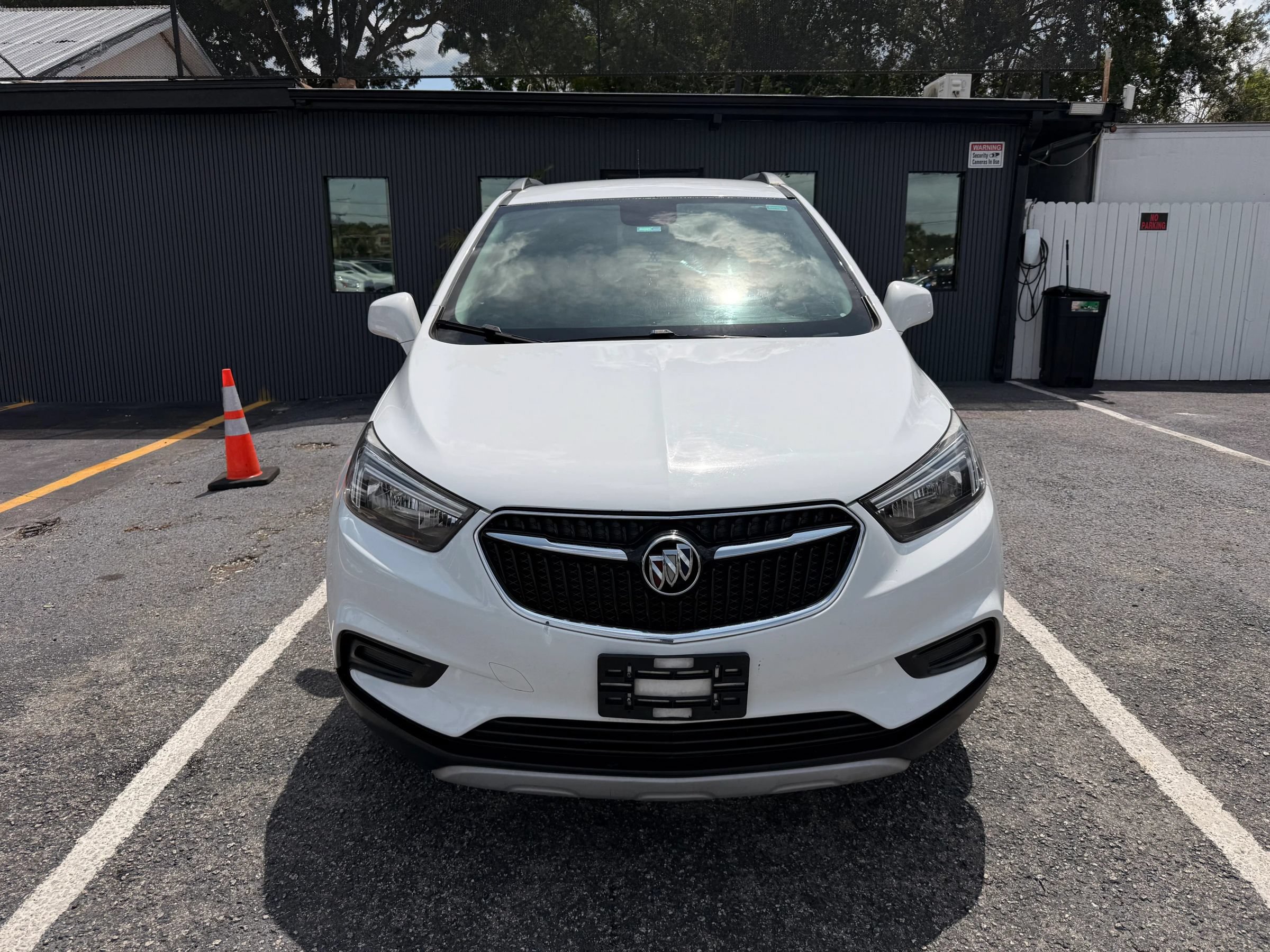 Used 2020 Buick Encore Preferred AWD/4WD image 2