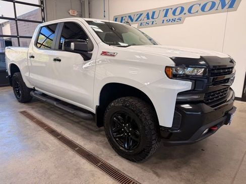 Used 2022 Chevrolet Silverado 1500 LT Trail Boss w/ Convenience Package II AWD/4WD image 2