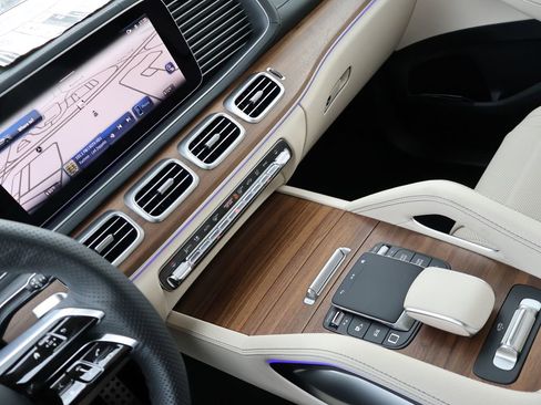 New 2026 Mercedes-Benz GLS 450 4MATIC image 19