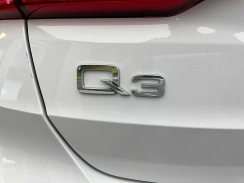 Used 2024 Audi Q3 2.0T Premium w/ Convenience Package AWD/4WD image 22