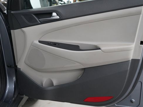 Used 2016 Hyundai Tucson SE w/ Option Group 02 image 9