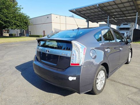 Used 2014 Toyota Prius Plug-In Hybrid image 8