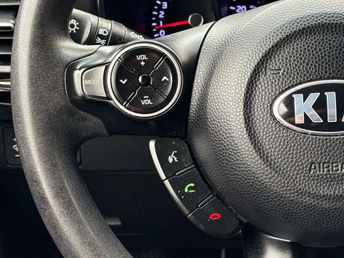 Used 2016 Kia Soul FWD image 23