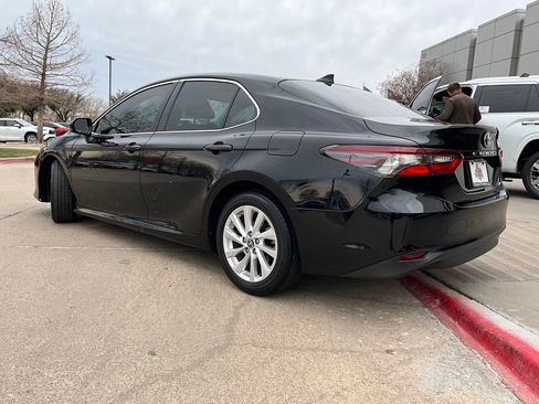 Used 2023 Toyota Camry LE image 8