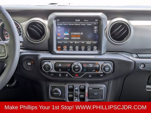 Used 2023 Jeep Gladiator Sport AWD/4WD image 17