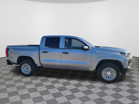 Used 2024 Chevrolet Colorado W/T image 5