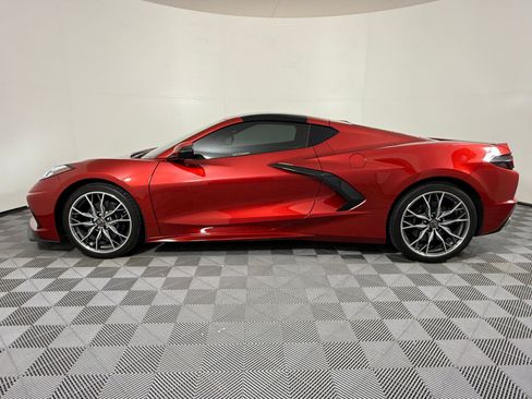 Used 2025 Chevrolet Corvette Stingray Preferred Cpe w/ 2LT RWD image 2