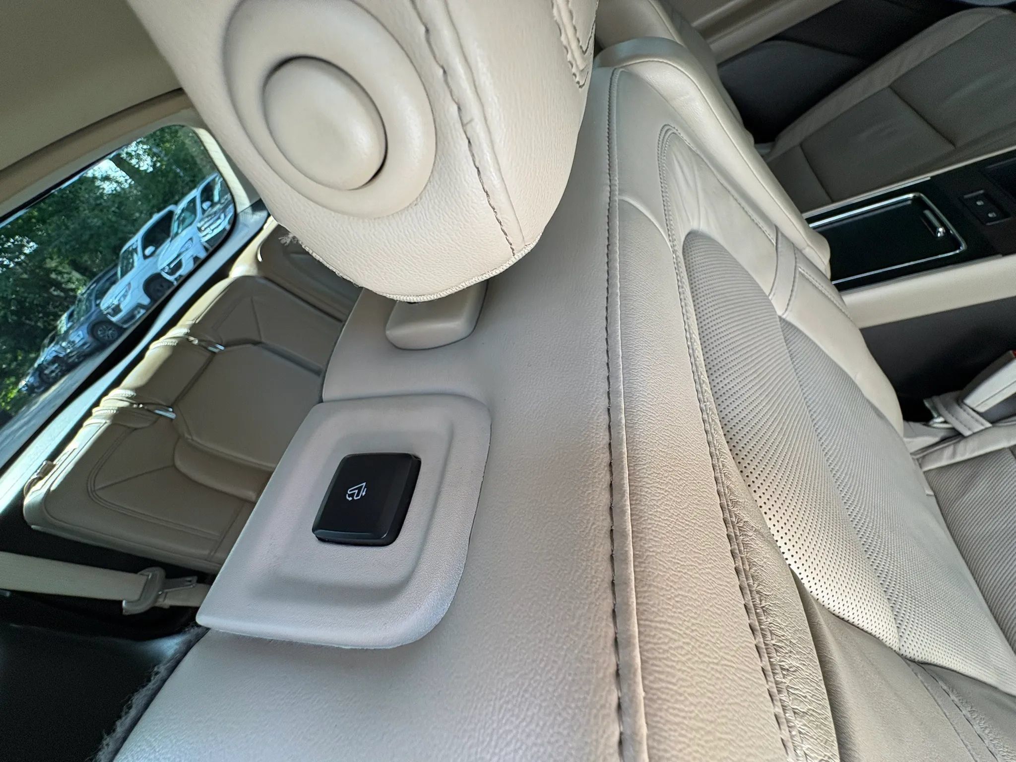 Used 2020 Lincoln Aviator Reserve w/ Equipment Group 202A AWD/4WD image 23
