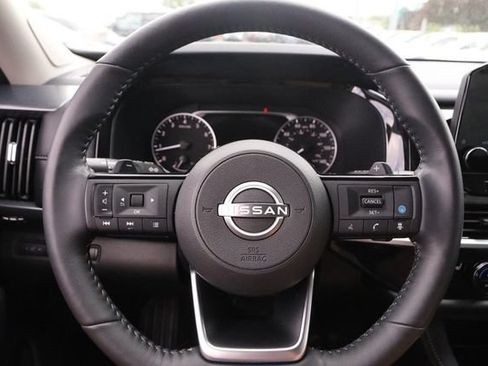 Certified 2025 Nissan Pathfinder SL w/ SL Premium Package FWD image 13