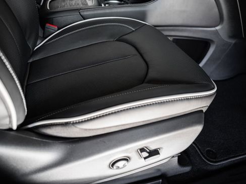 New 2026 Chrysler Pacifica Limited image 31