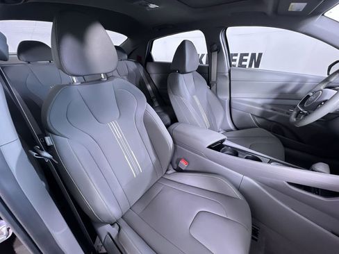 Used 2025 Hyundai Elantra SEL image 27