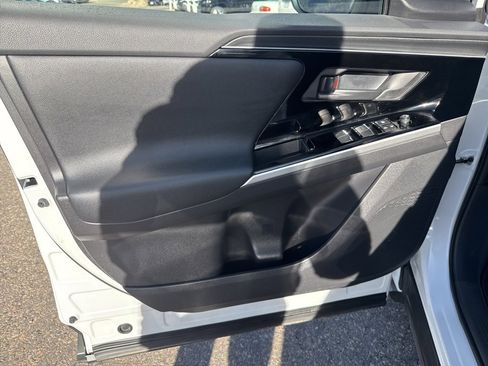 Used 2023 Toyota bZ4X XLE image 12