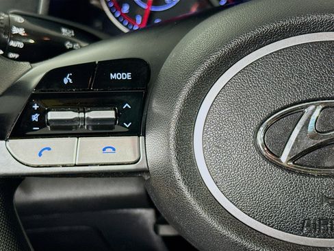 Used 2021 Hyundai Elantra SEL FWD image 11