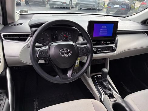 Used 2025 Toyota Corolla Cross L FWD image 30