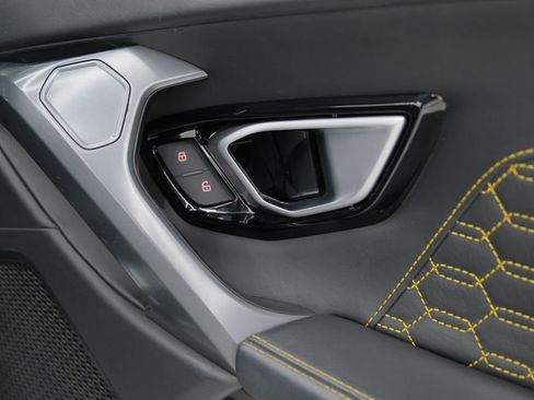 Used 2019 Lamborghini Huracan LP 580-2 image 34