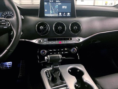 Used 2019 Kia Stinger GT1 image 6