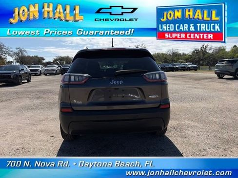 Used 2021 Jeep Cherokee Latitude Plus image 8