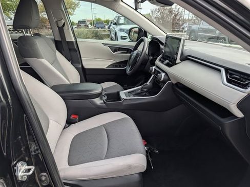 Used 2022 Toyota RAV4 XLE w/ Convenience Package image 28