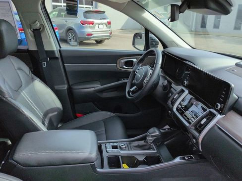 Used 2023 Kia Sorento EX w/ Panoramic Sunroof Package image 7