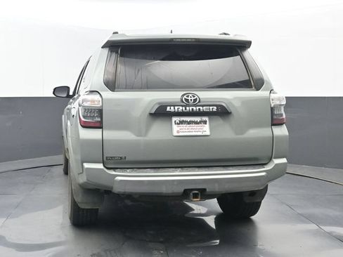 Used 2022 Toyota 4Runner TRD Off-Road Premium w/ Moonroof Package AWD/4WD image 4