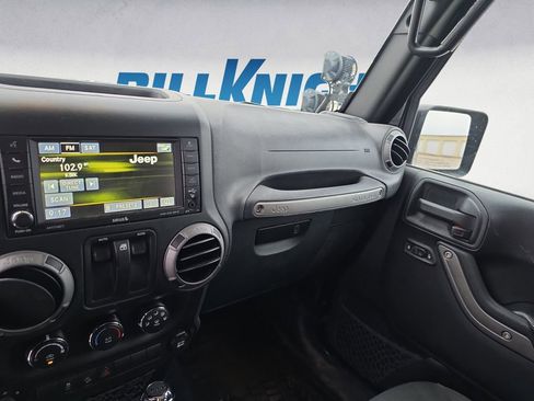 Used 2016 Jeep Wrangler Sport image 10