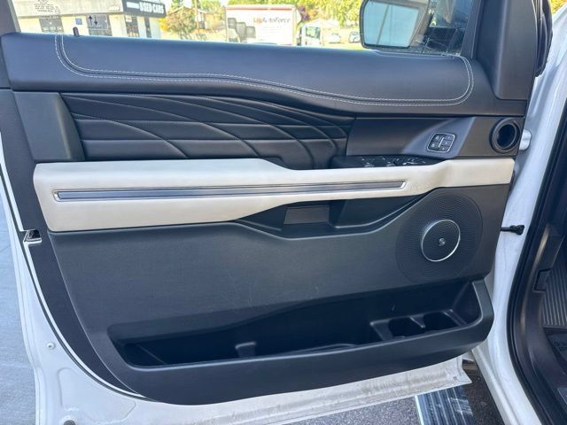 Used 2020 Ford Expedition Platinum AWD/4WD image 8