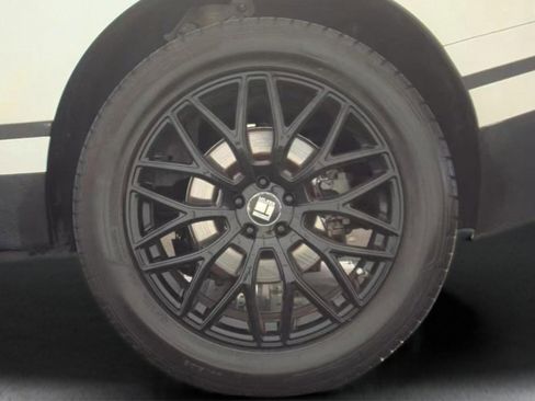 Used 2020 Land Rover Range Rover Velar S image 10