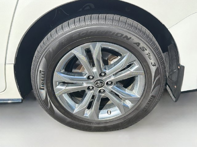 Used 2021 Toyota Sienna Platinum AWD/4WD image 10