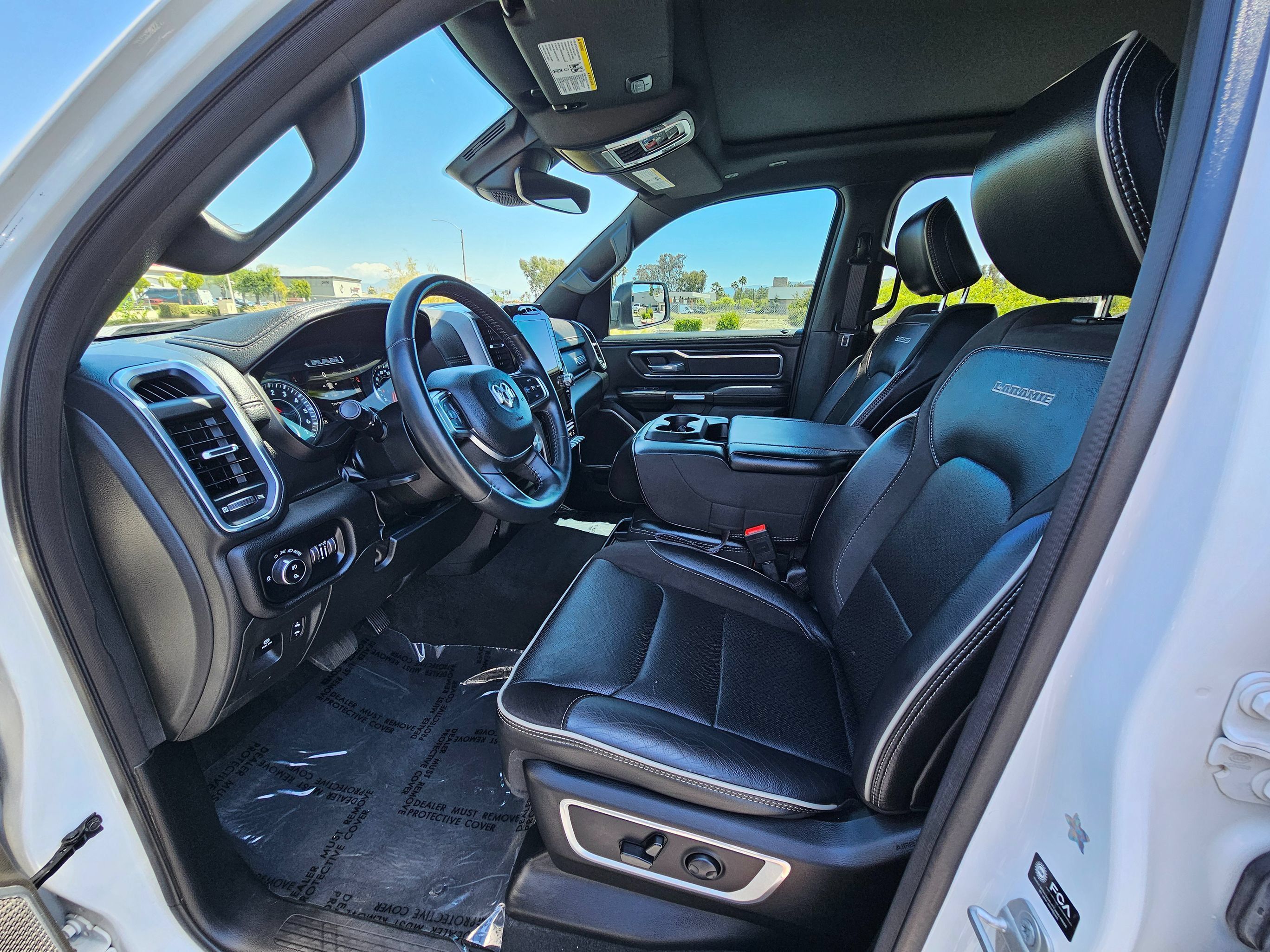 Used 2023 RAM 1500 Laramie AWD/4WD image 16