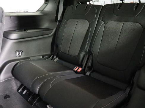 New 2026 Jeep Grand Cherokee L Laredo image 18